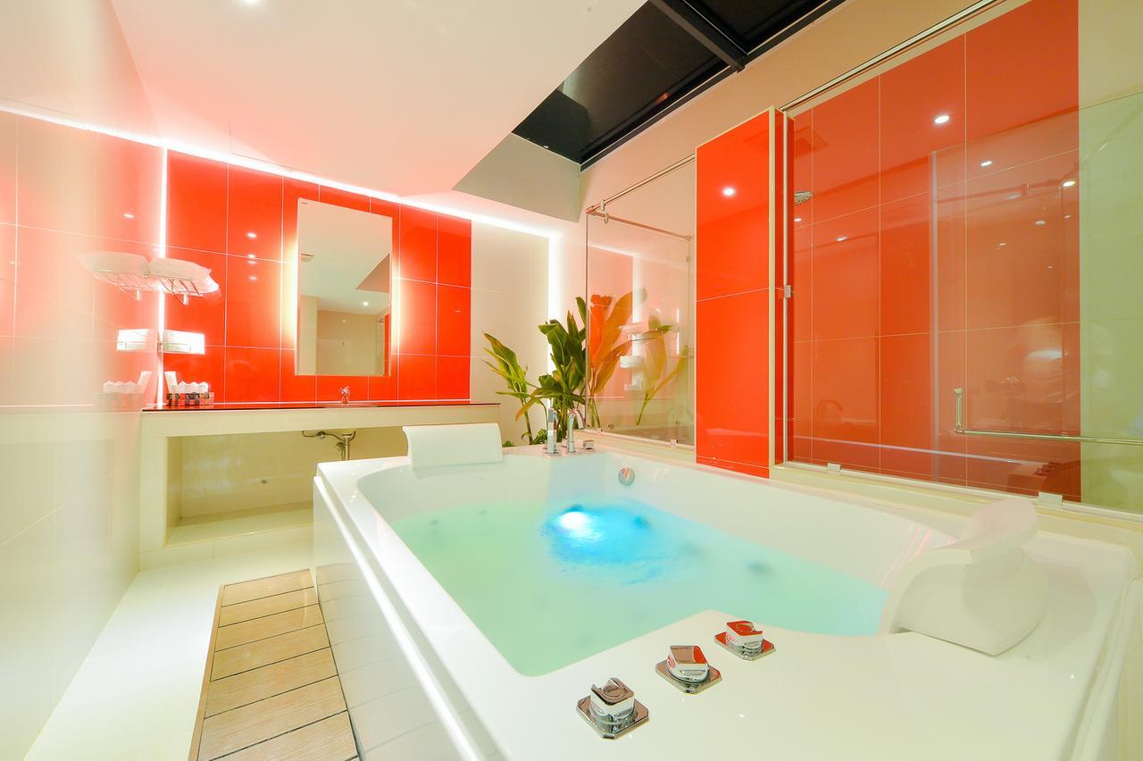 Nice Residence Hotel Huahin - Sha Extra Plus Exterior foto
